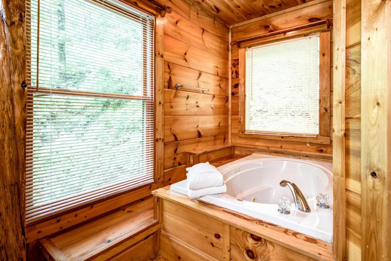Cabin Of Dreams, 3 Bedroom Water View, Wifi, Hot Tub, Pool Table, Sleep 8 Sevierville Εξωτερικό φωτογραφία