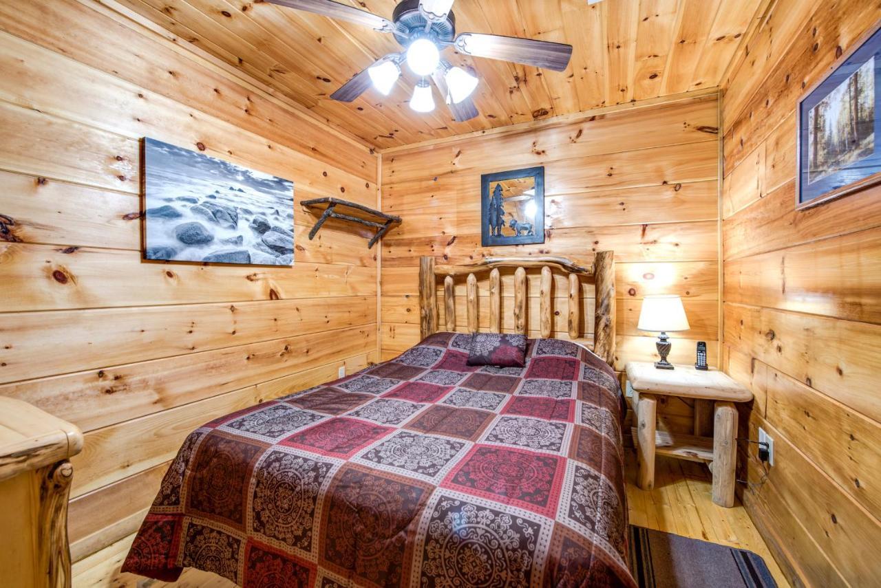 Cabin Of Dreams, 3 Bedroom Water View, Wifi, Hot Tub, Pool Table, Sleep 8 Sevierville Εξωτερικό φωτογραφία