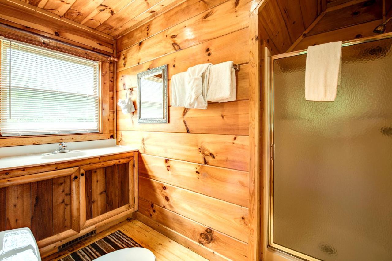 Cabin Of Dreams, 3 Bedroom Water View, Wifi, Hot Tub, Pool Table, Sleep 8 Sevierville Εξωτερικό φωτογραφία