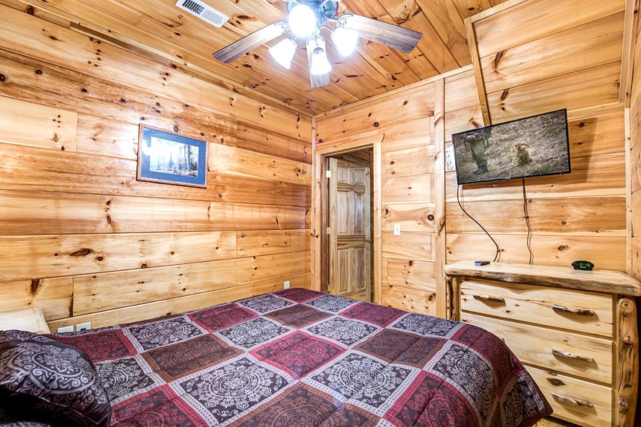 Cabin Of Dreams, 3 Bedroom Water View, Wifi, Hot Tub, Pool Table, Sleep 8 Sevierville Εξωτερικό φωτογραφία