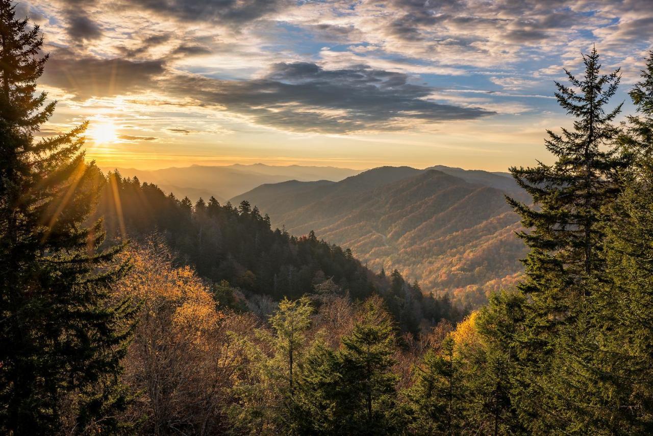Cabin Of Dreams, 3 Bedroom Water View, Wifi, Hot Tub, Pool Table, Sleep 8 Sevierville Εξωτερικό φωτογραφία