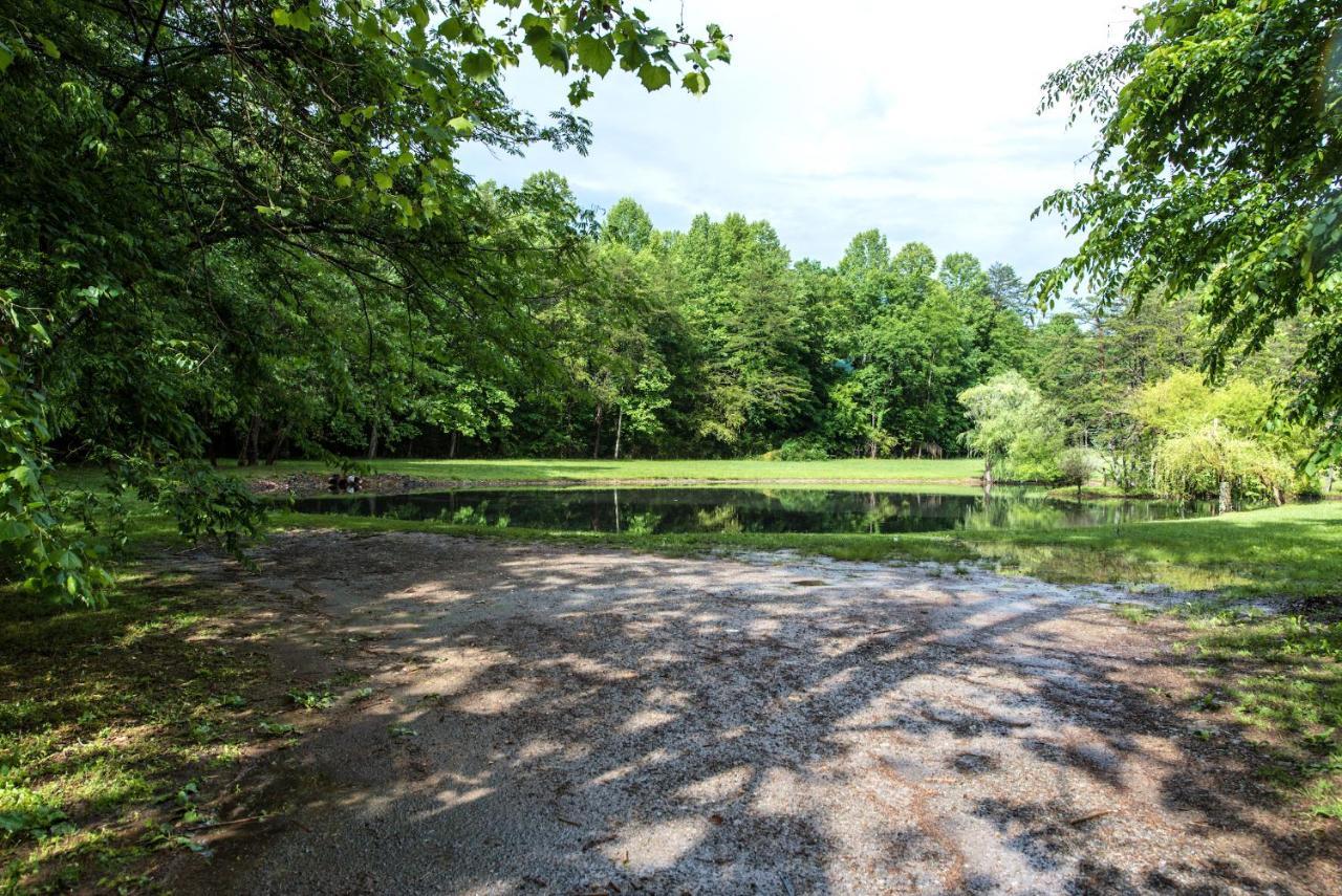 Cabin Of Dreams, 3 Bedroom Water View, Wifi, Hot Tub, Pool Table, Sleep 8 Sevierville Εξωτερικό φωτογραφία